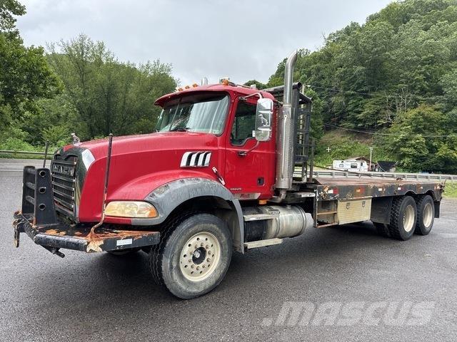 Mack CT713 회수 차량