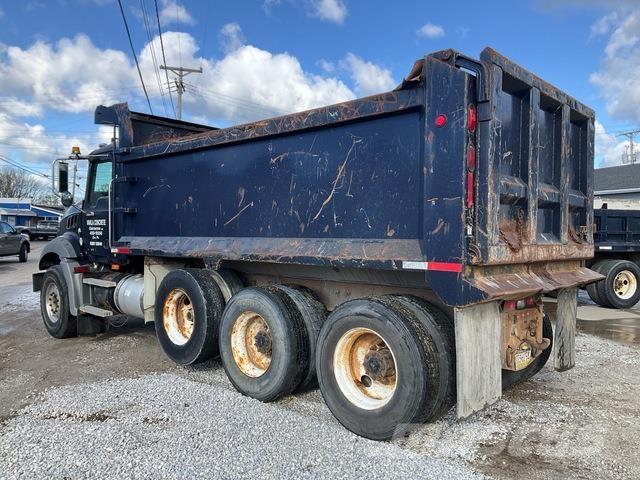 Mack CTP713 덤프 트럭