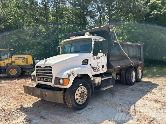 Mack CV700 덤프 트럭