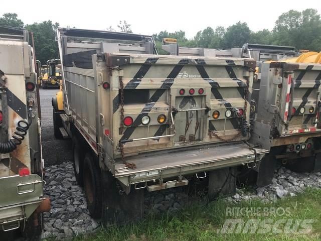Mack CV700 제설 블레이드 및 제설기