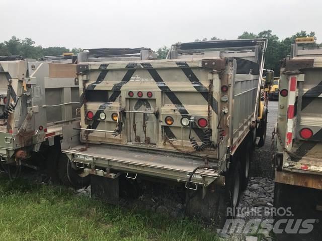 Mack CV700 제설 블레이드 및 제설기