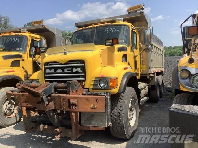 Mack CV700 제설 블레이드 및 제설기
