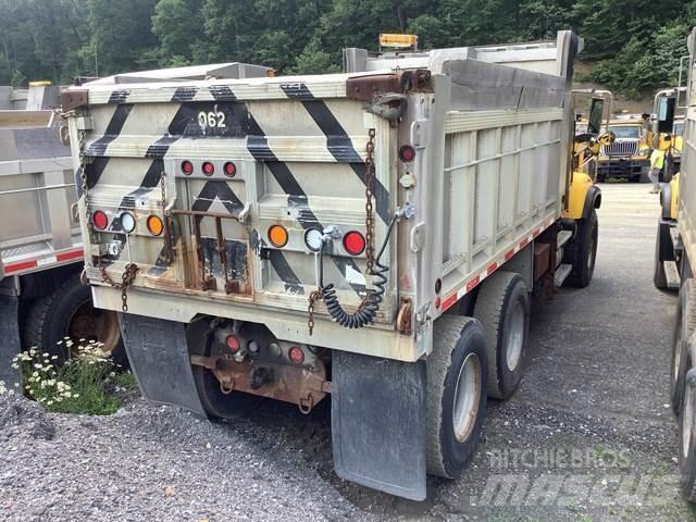 Mack CV700 제설 블레이드 및 제설기
