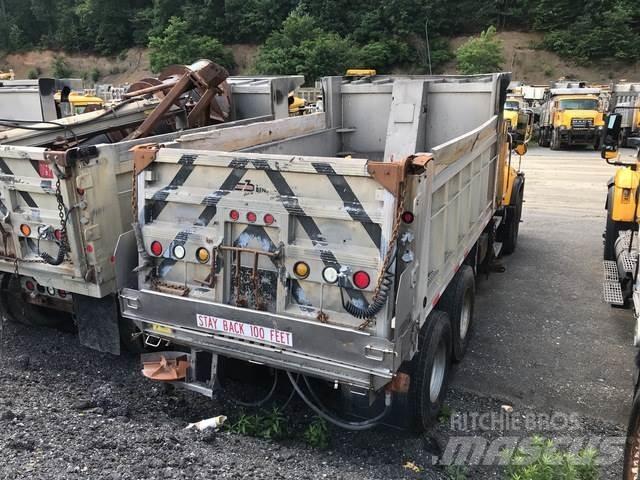 Mack CV700 제설 블레이드 및 제설기