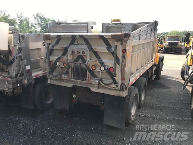 Mack CV700 덤프 트럭