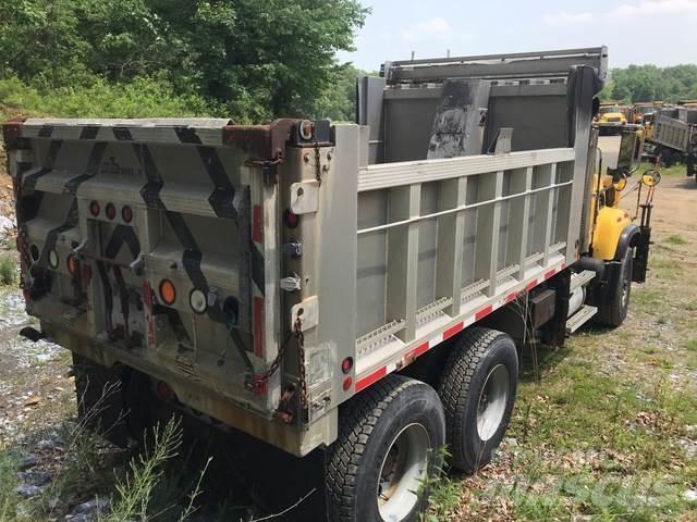 Mack CV700 제설 블레이드 및 제설기
