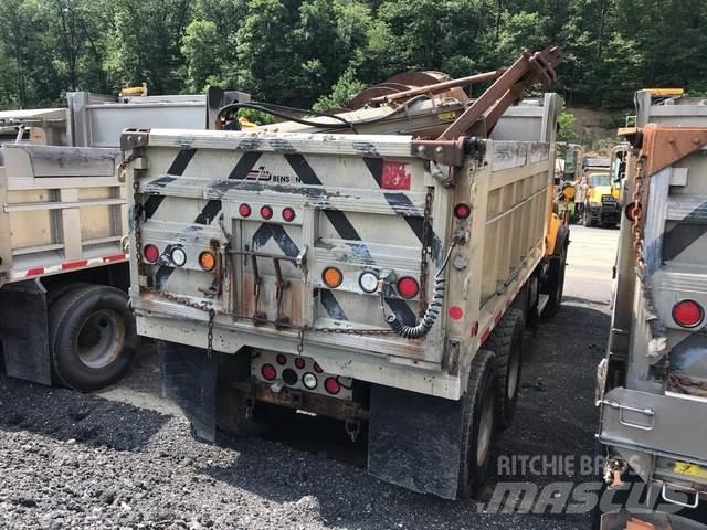 Mack CV700 제설 블레이드 및 제설기