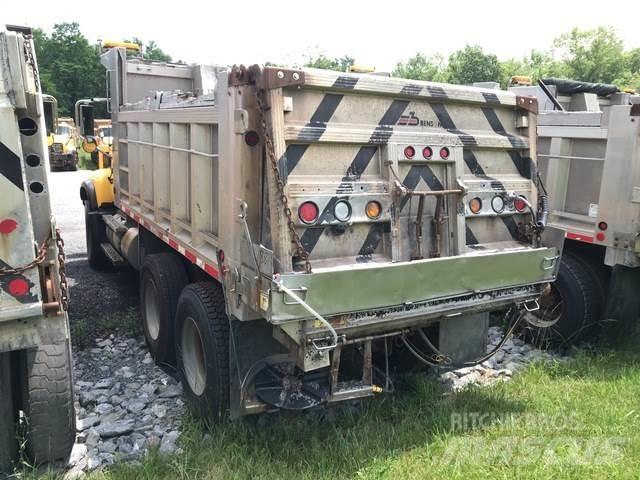 Mack CV700 제설 블레이드 및 제설기