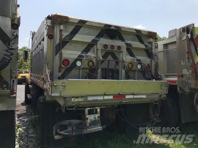 Mack CV700 제설 블레이드 및 제설기