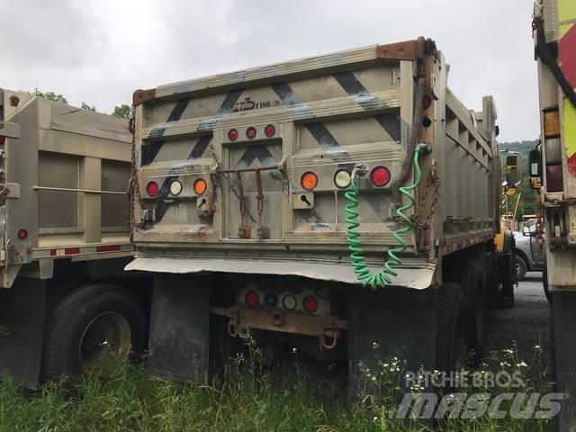 Mack CV700 제설 블레이드 및 제설기