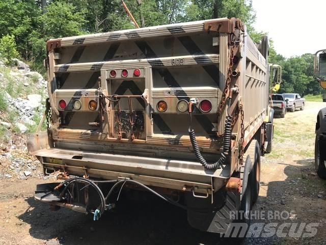 Mack CV700 제설 블레이드 및 제설기