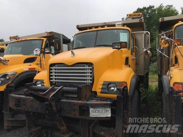 Mack CV700 제설 블레이드 및 제설기