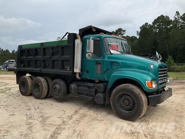 Mack CV700 덤프 트럭