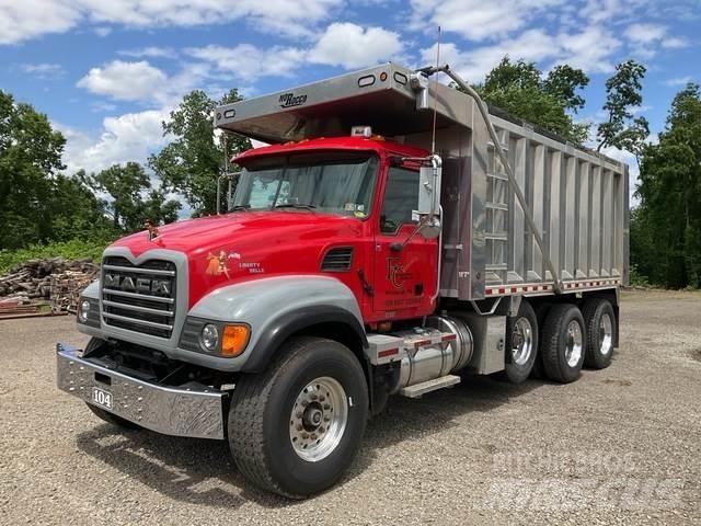 Mack CV713 덤프 트럭