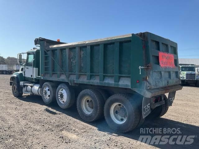 Mack CV713 덤프 트럭