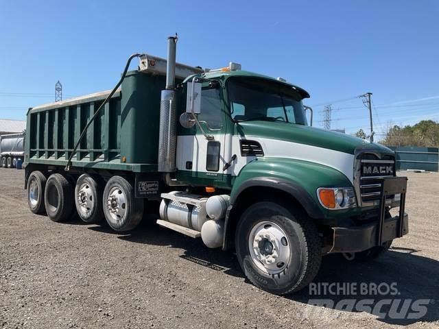 Mack CV713 덤프 트럭