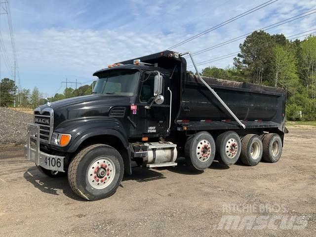 Mack CV713 덤프 트럭
