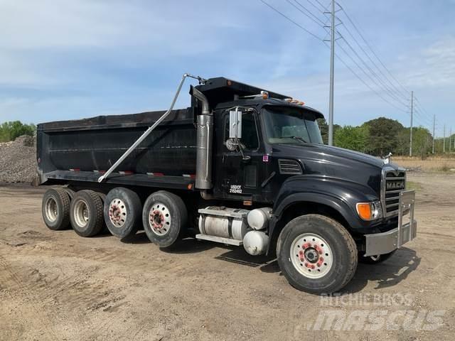 Mack CV713 덤프 트럭