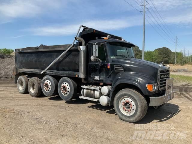 Mack CV713 덤프 트럭