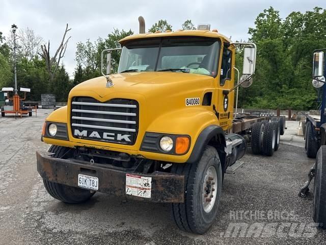 Mack CV713 캐빈 및 인테리어