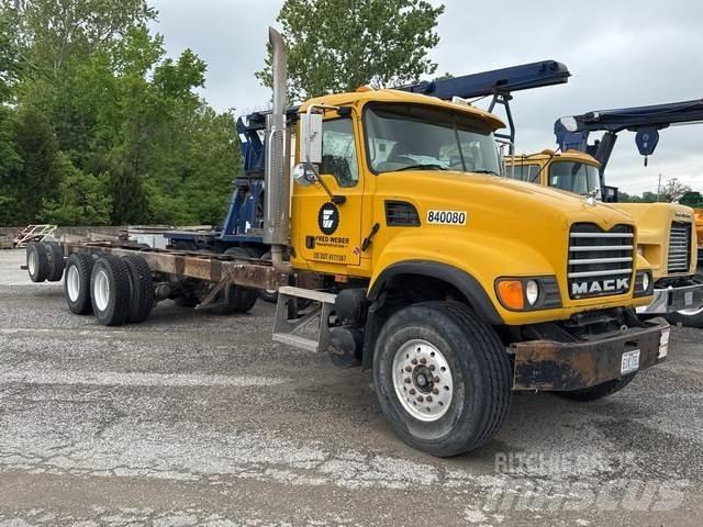 Mack CV713 캐빈 및 인테리어