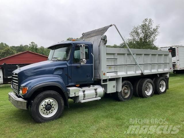 Mack CV713 덤프 트럭