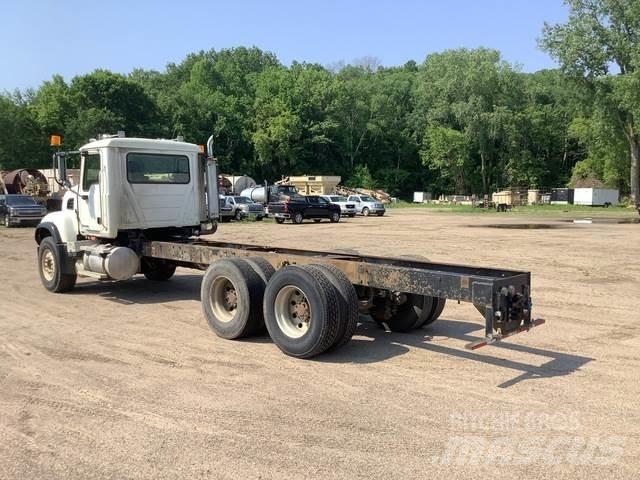 Mack CV713 캐빈 및 인테리어