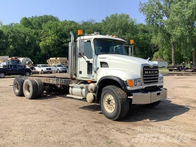 Mack CV713 캐빈 및 인테리어