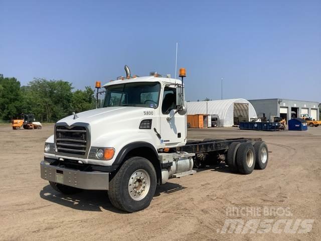 Mack CV713 캐빈 및 인테리어
