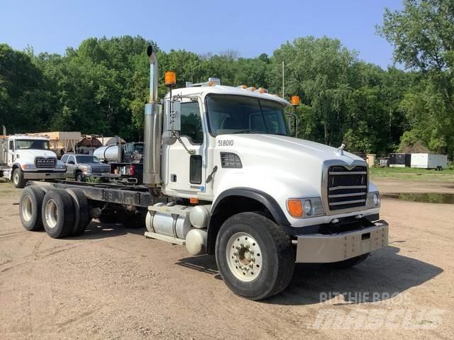 Mack CV713 캐빈 및 인테리어