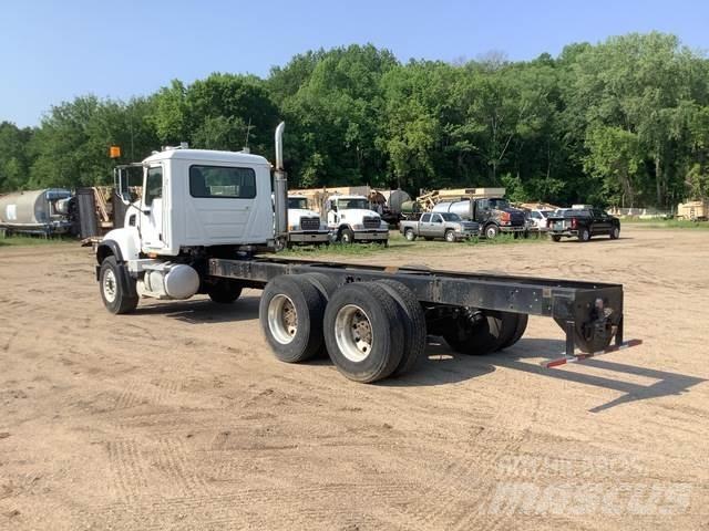 Mack CV713 캐빈 및 인테리어