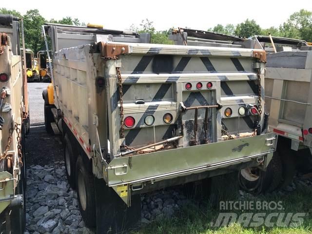 Mack CV713 제설 블레이드 및 제설기