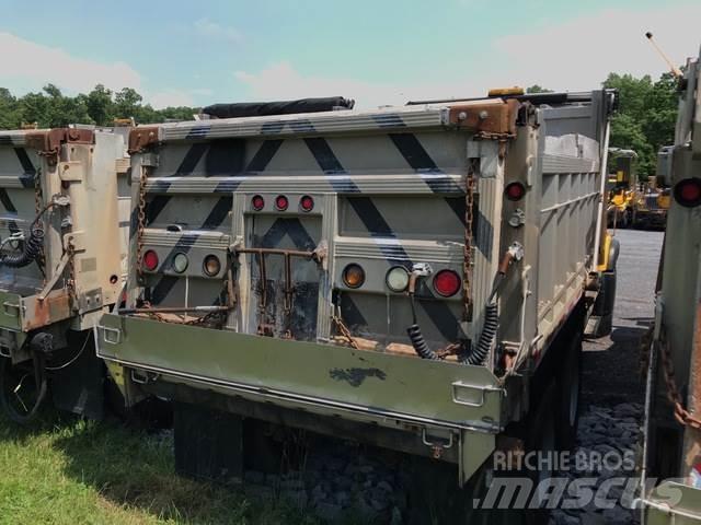 Mack CV713 제설 블레이드 및 제설기