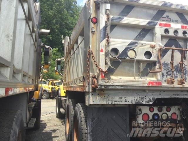 Mack CV713 모래(염화칼슘) 살포기