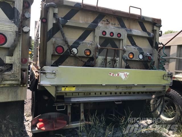 Mack CV713 제설 블레이드 및 제설기