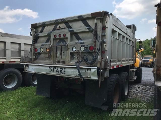 Mack CV713 제설 블레이드 및 제설기