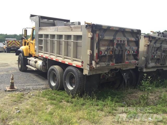 Mack CV713 덤프 트럭
