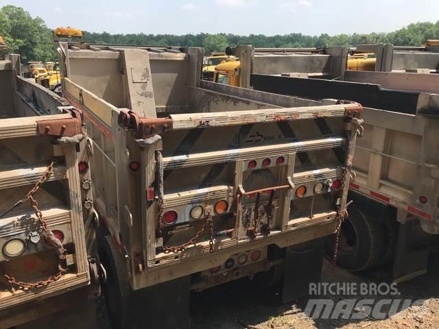 Mack CV713 제설 블레이드 및 제설기