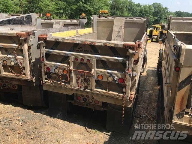 Mack CV713 제설 블레이드 및 제설기