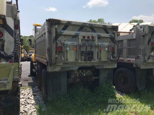 Mack CV713 제설 블레이드 및 제설기