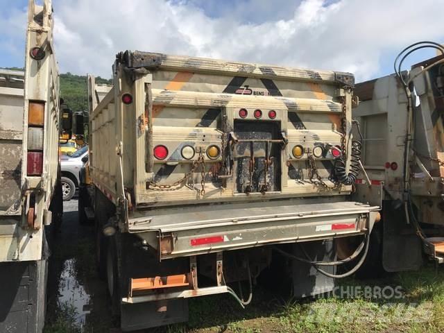 Mack CV713 제설 블레이드 및 제설기