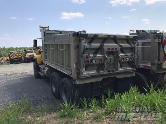Mack CV713 제설 블레이드 및 제설기