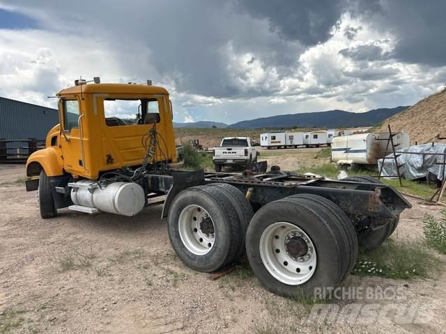 Mack CV713 트랙터 유닛