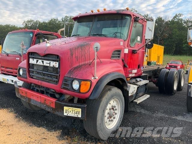 Mack CV713 캐빈 및 인테리어