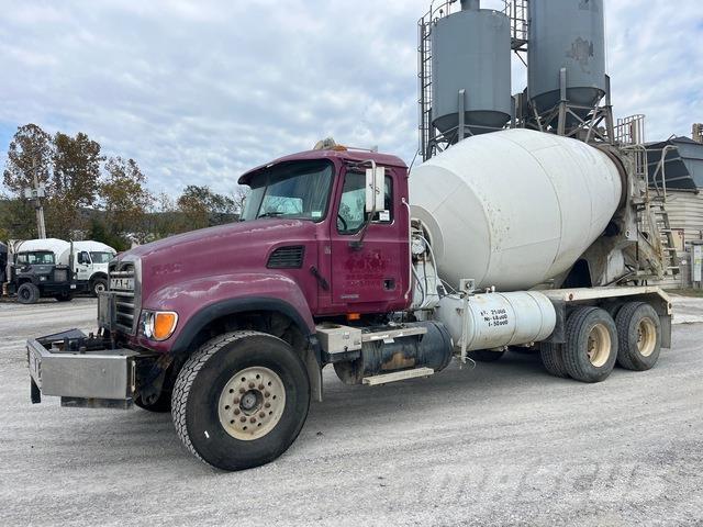 Mack CV713 기타 트럭