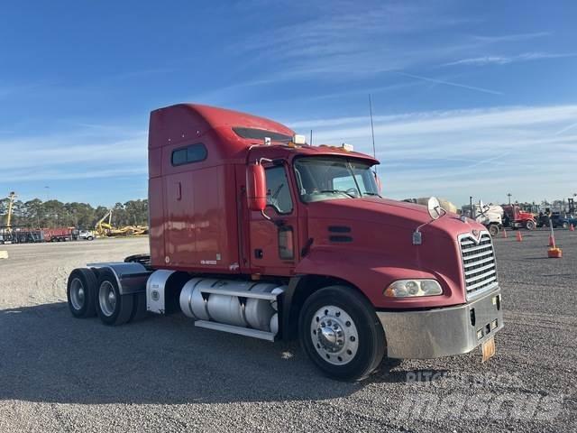 Mack CX613 트랙터 유닛