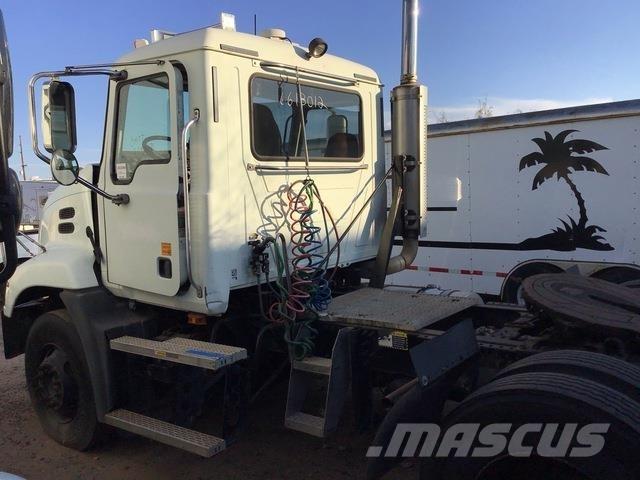 Mack CXN612 트랙터 유닛