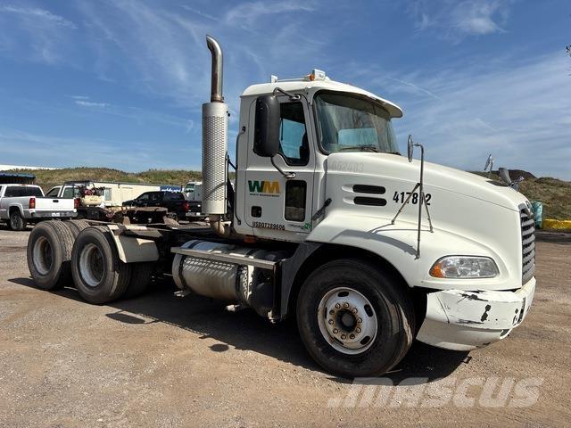 Mack CXN613 트랙터 유닛