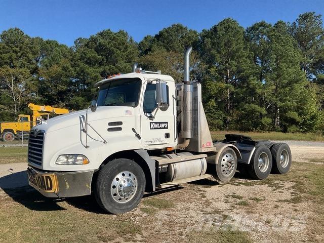 Mack CXN613 트랙터 유닛