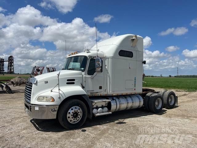 Mack CXU600 트랙터 유닛